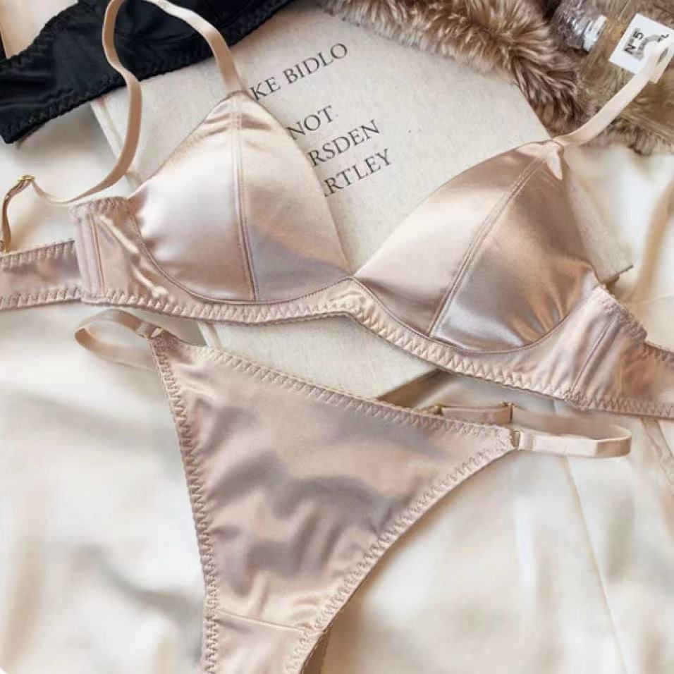 Cozy緞面輕奢深V無鋼圈三角薄杯內衣套裝