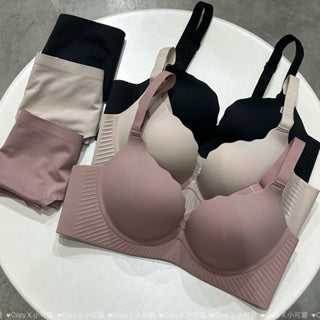 Cozy大聚蛋太神奇秒升級!無痕加厚顯胸內衣套裝