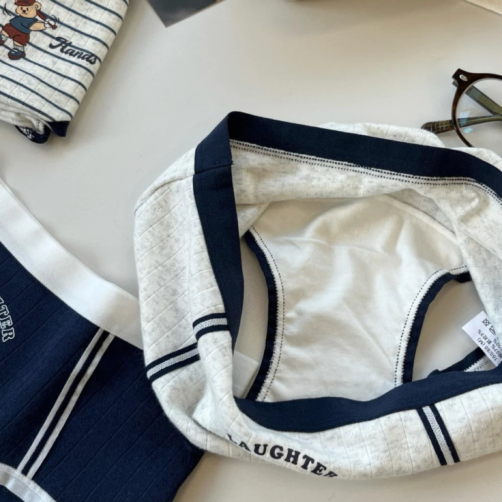 Cozy 學院風小熊棉質包臀彈性中腰內褲