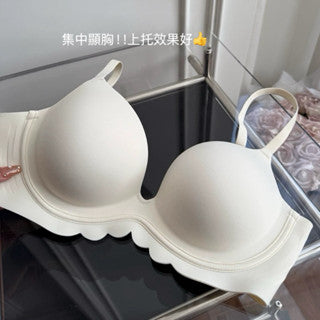 Cozy 漫畫胸無痕集中托高圓潤美胸無鋼圈內衣套裝 小胸集中 女裝上衣