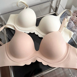 Cozy 漫畫胸無痕集中托高圓潤美胸無鋼圈內衣套裝 小胸集中 女裝上衣