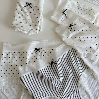 Cozy 日系棉質小清新蕾絲包臀中腰內褲