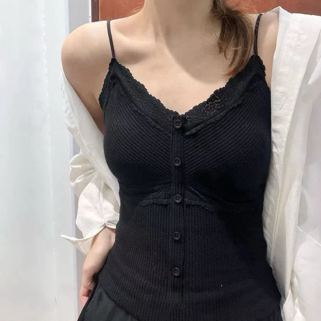 Cozy 太好穿！細肩V領鈕扣拼接蕾絲固定杯中長版背心 女裝上衣